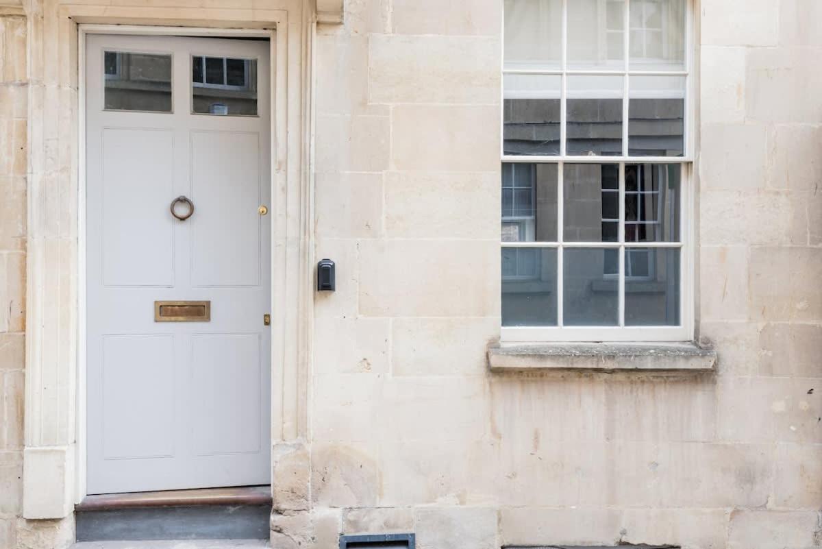 Georgian Townhouse With Free Parking Holiday home *