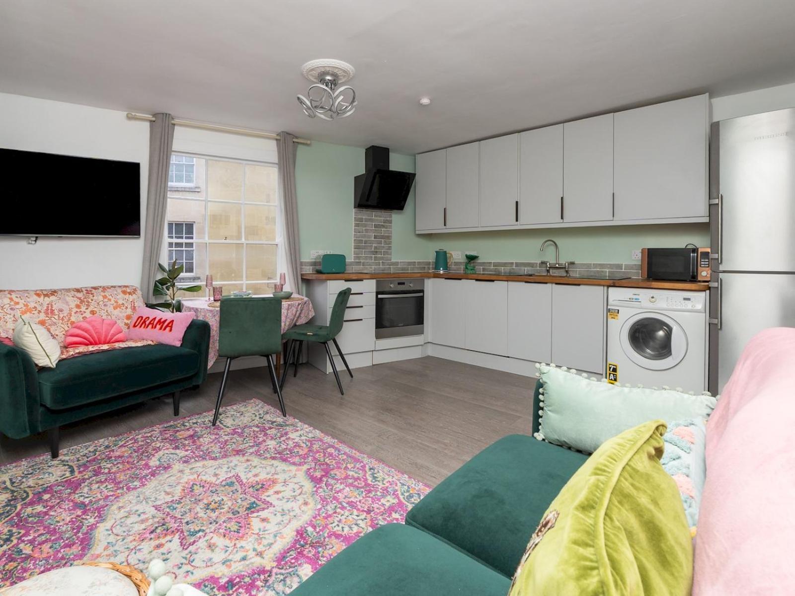 Bright Flat Close To The Centre Pass The Keys Bath