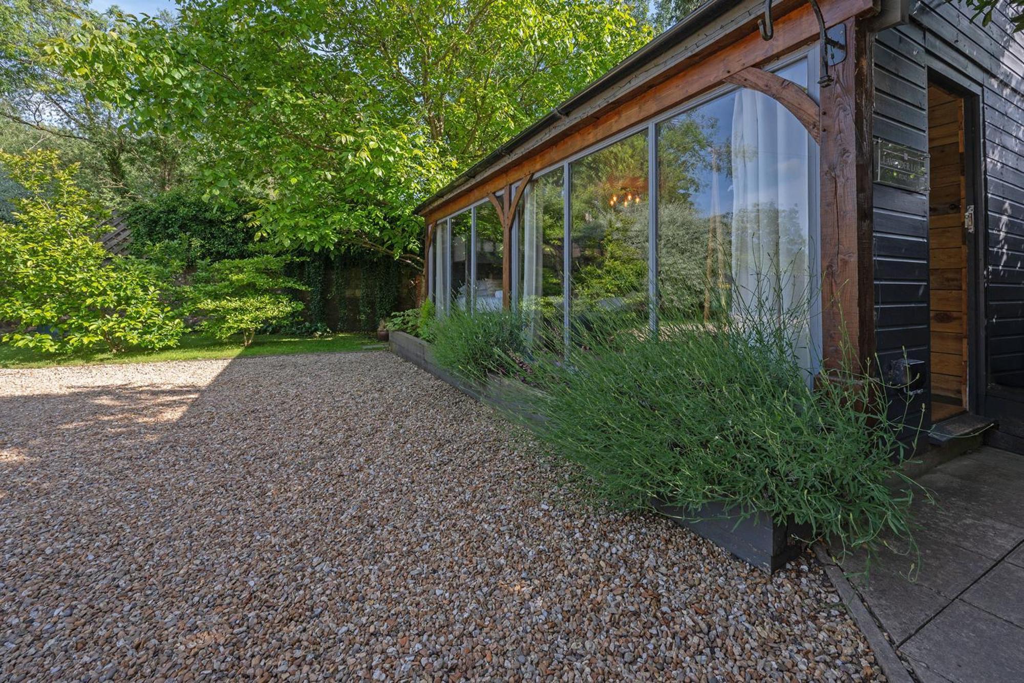 Lodge Lavender Bath