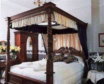 Cranleigh 4* Bath