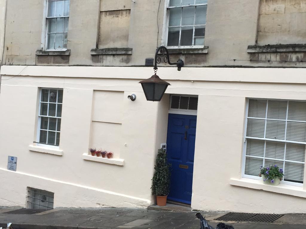 Quiet Lower Floor 2 Bed With Private Patio Garden 4* Bath