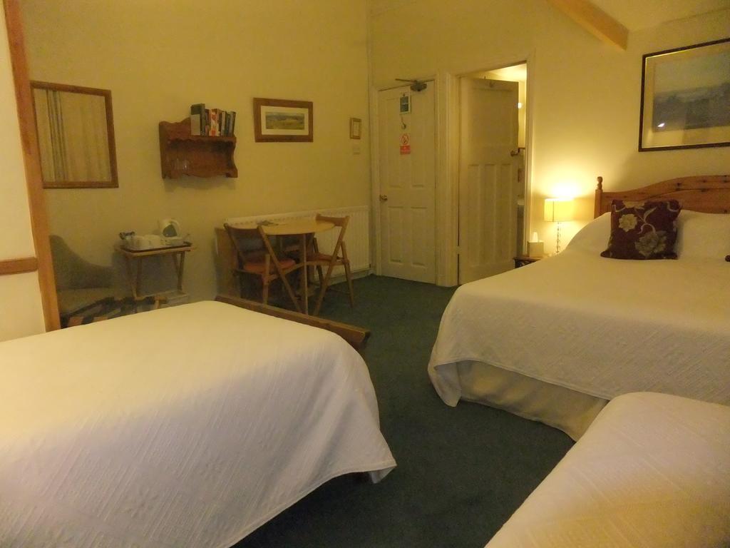 Elgin Bed & Breakfast Bath