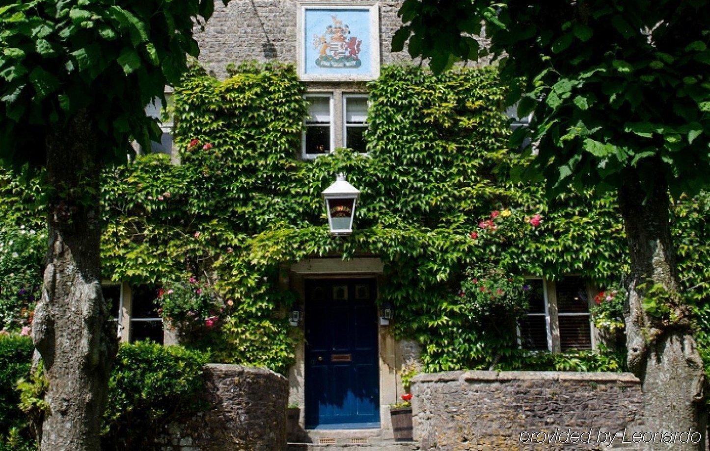 Guest house The Longleat Arms