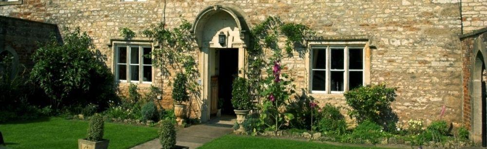 Bed & Breakfast The Old Priory 4*