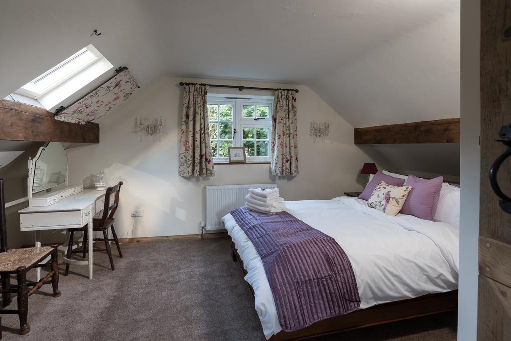 The Snug Bath