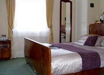 Guest house Crescent 4*