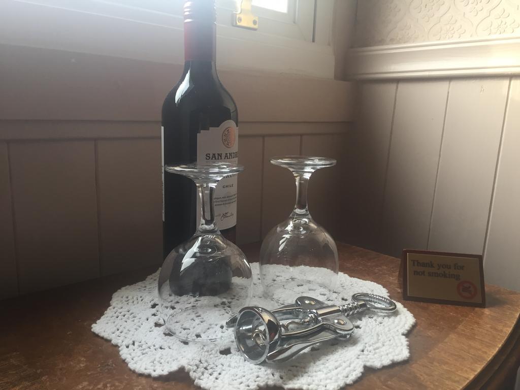 Guest house Cranleigh 4*