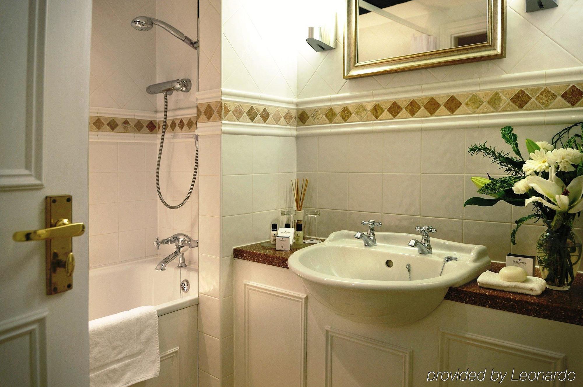 The Bear 4* Bath