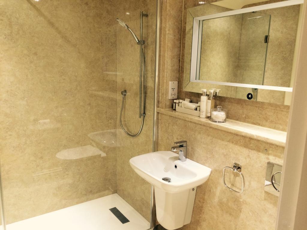 Chestnuts House Boutique Bath