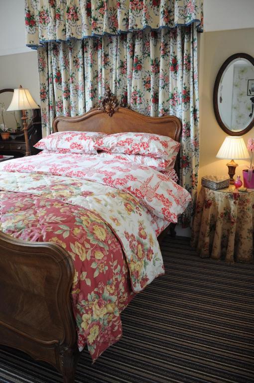 The Forester And Flower Guest house Bath