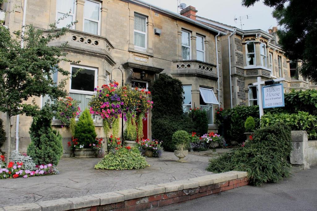 Milton House Bath