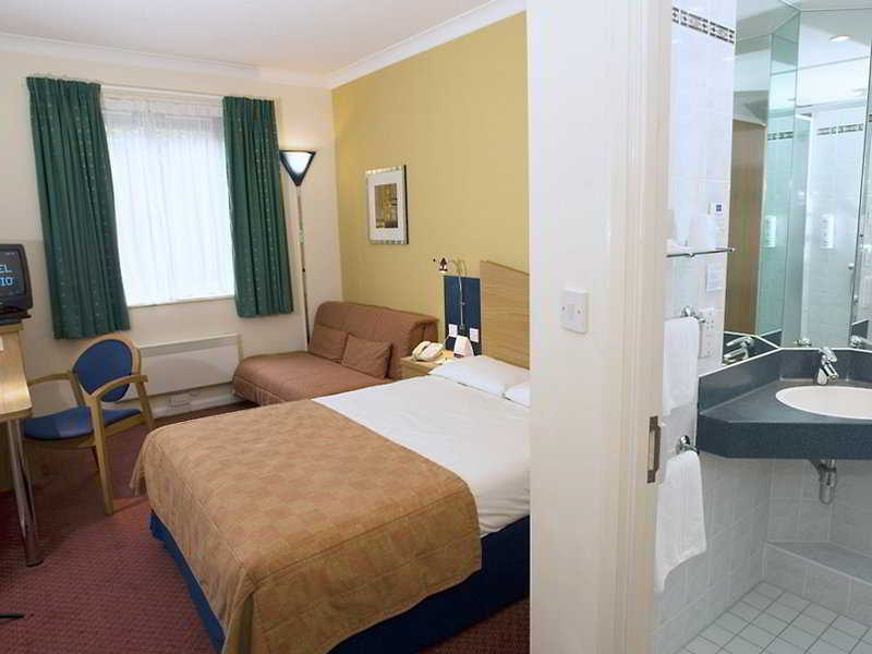 Express By Ihg Hotel 3*