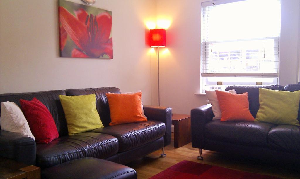 The House - Free 1st Breakfast - Free Parking Apartment *