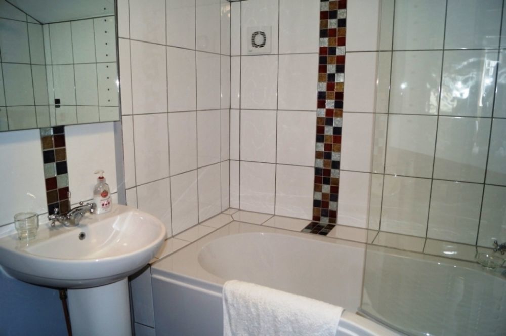 The Old Priory Bed & Breakfast Bath