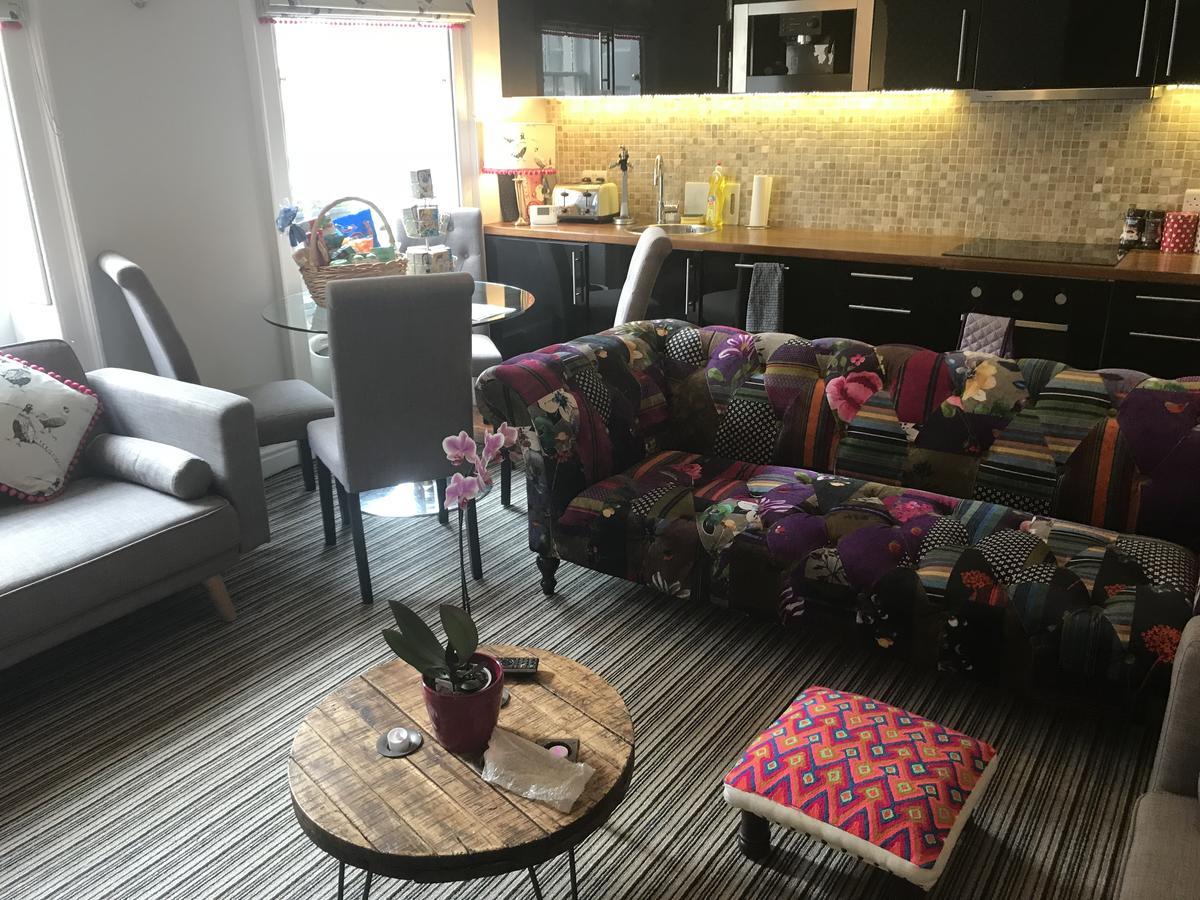 City Centre - Rivers Street, Quiet 2 Bed Ground Floor Georgian Garden Apartment Bath