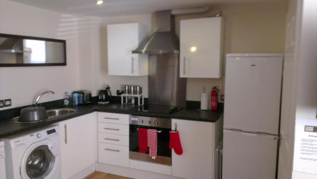 The House - Free 1st Breakfast - Free Parking Apartment *