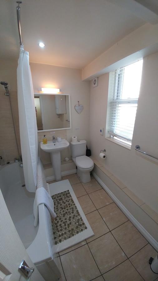 The House - Free 1st Breakfast - Free Parking Apartment Bath