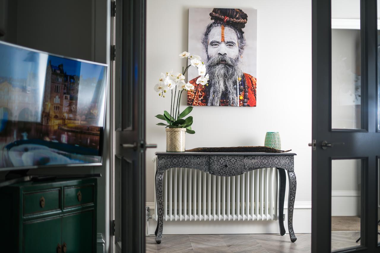 The Halcyon Apartments, Henry Street 4*