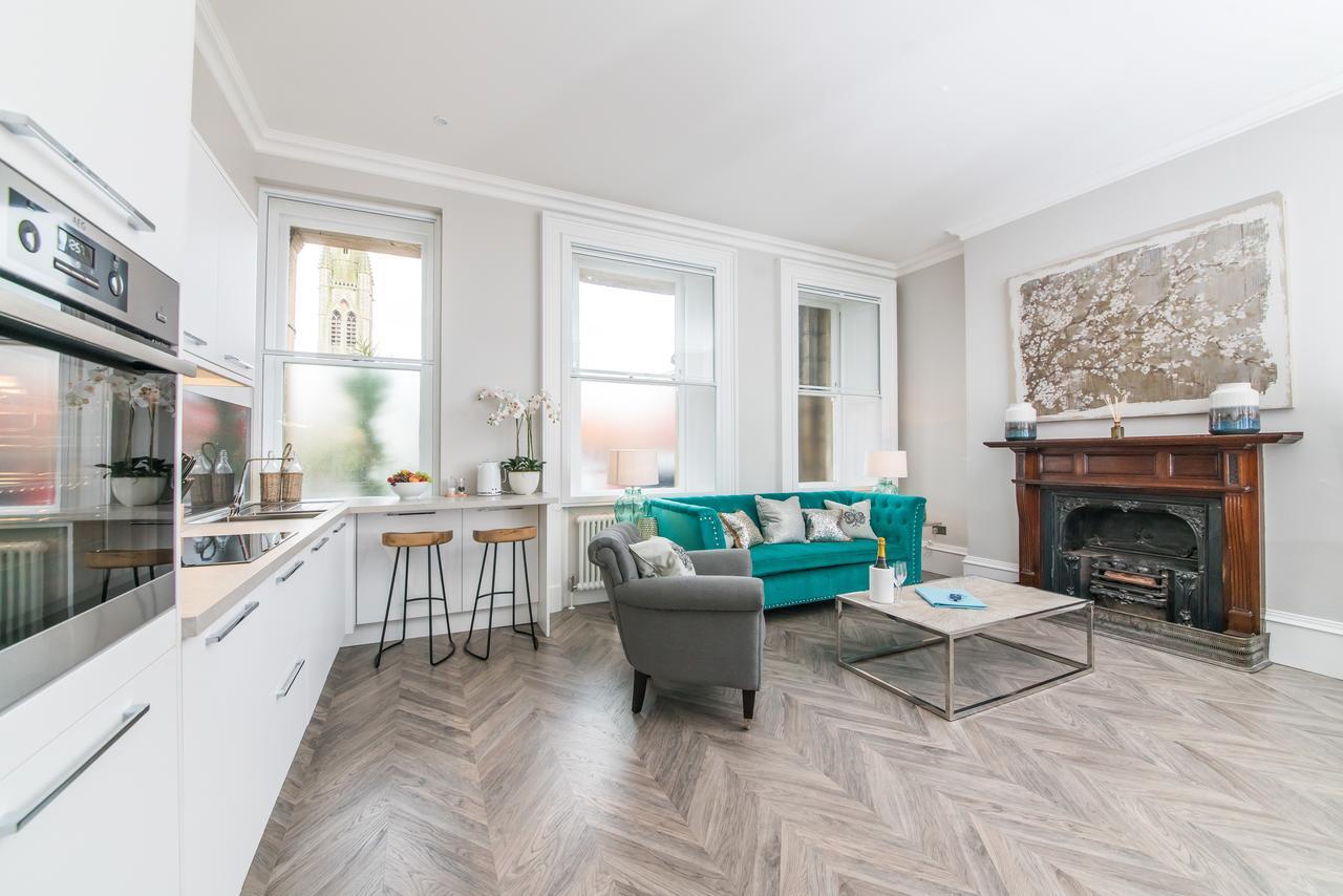 The Halcyon Apartments, Henry Street Aparthotel 4*