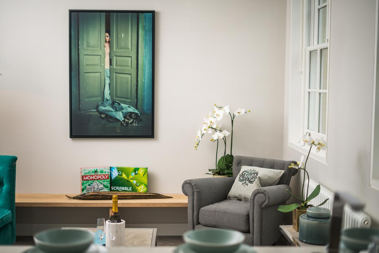 The Halcyon Apartments, Henry Street 4*
