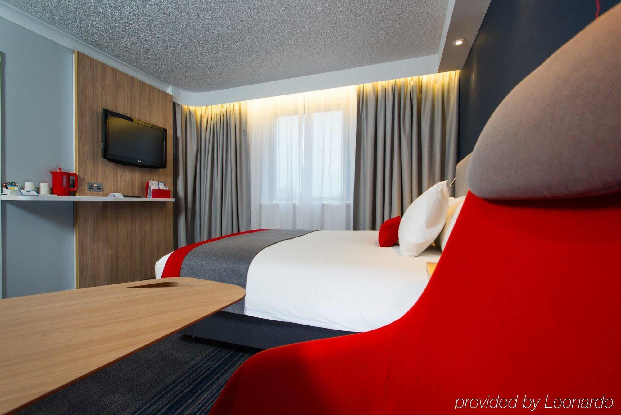 Express By Ihg Hotel 3*
