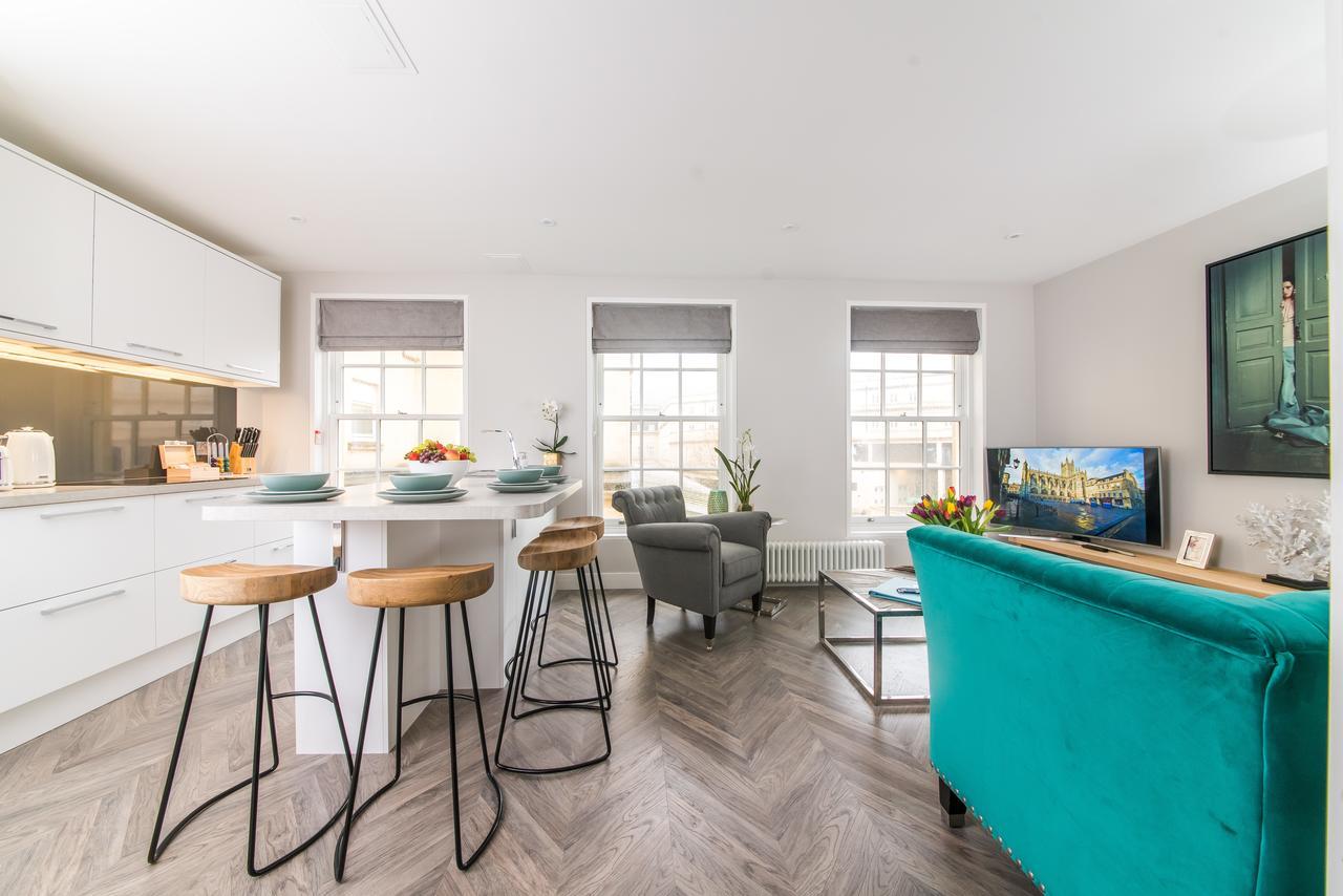 The Halcyon Apartments, Henry Street 4*