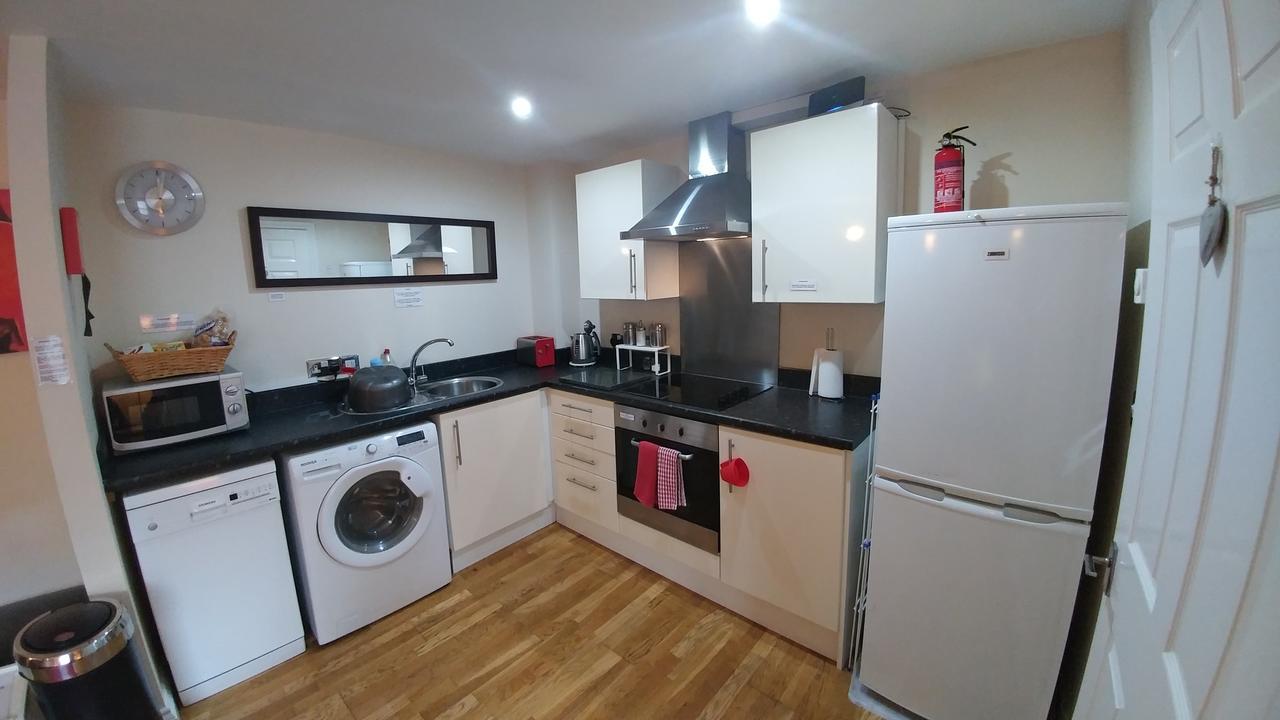 The House - Free 1st Breakfast - Free Parking Apartment