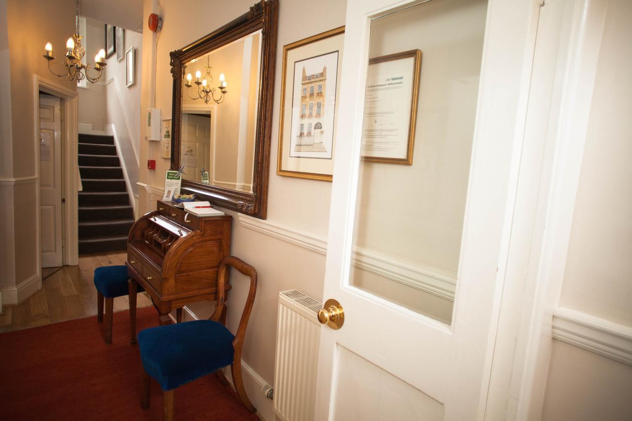 The Henry Bed & Breakfast Bath