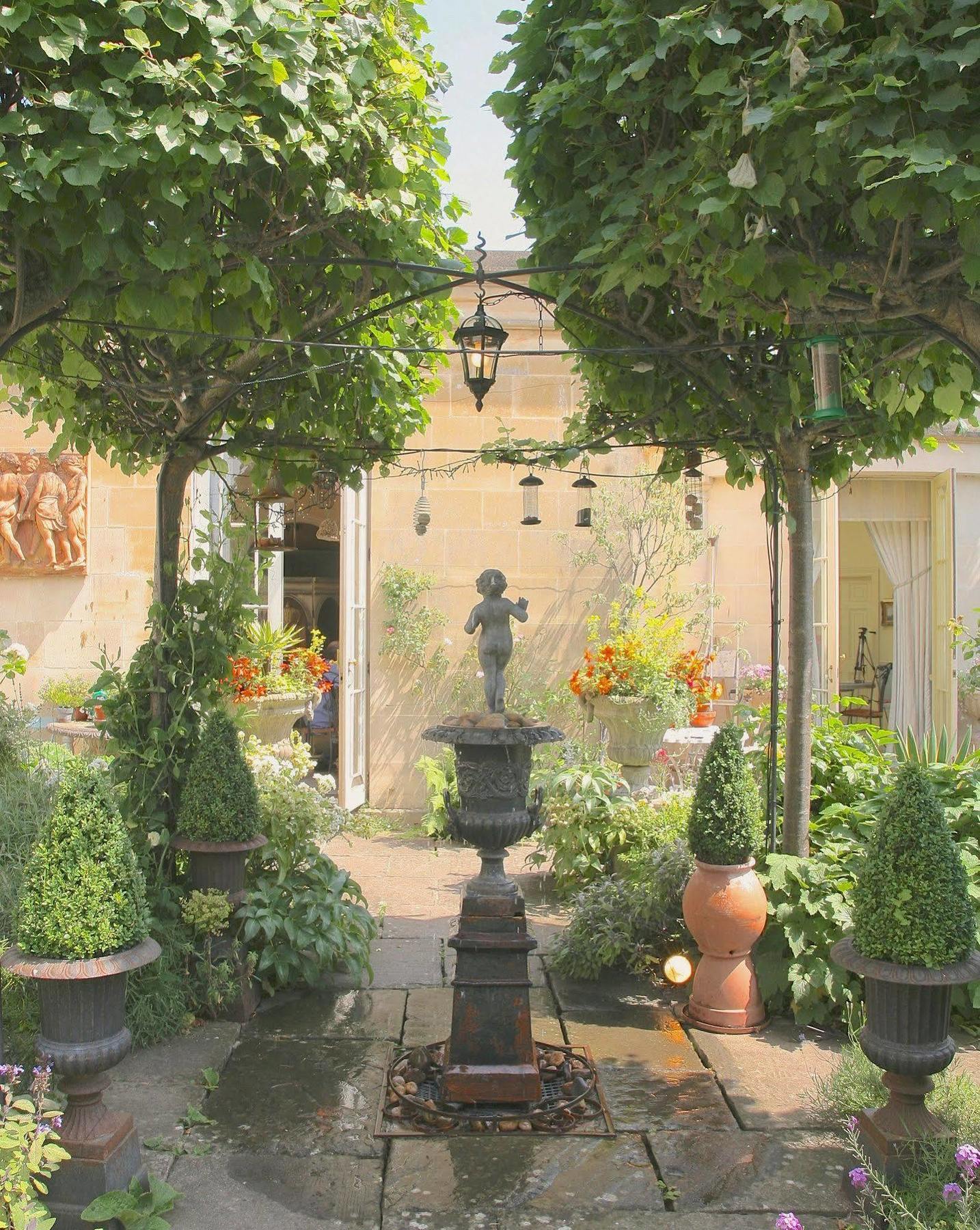 Queen Charlottes Orangery Bed & Breakfast Bath