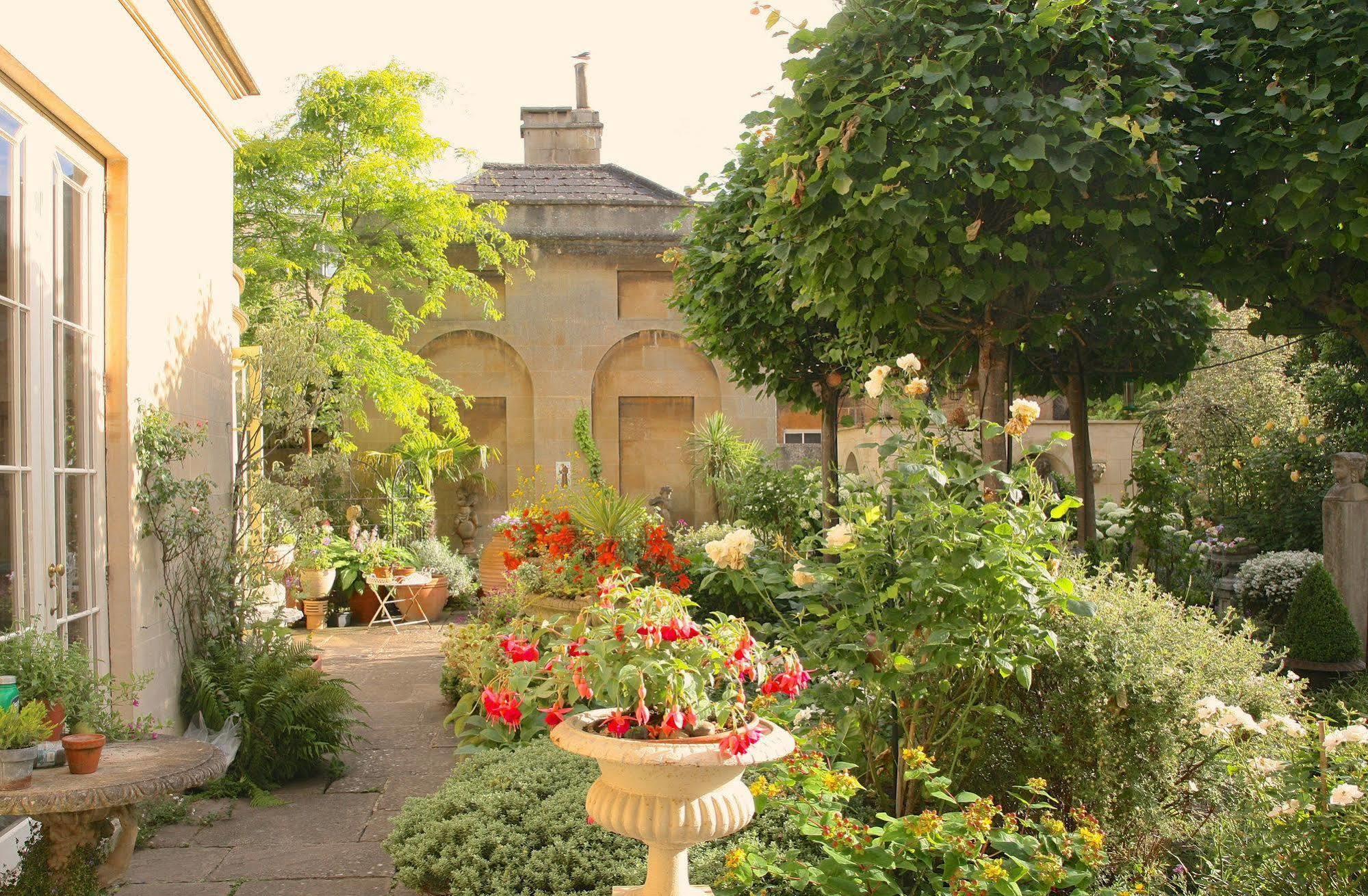 Queen Charlottes Orangery Bed & Breakfast 4*
