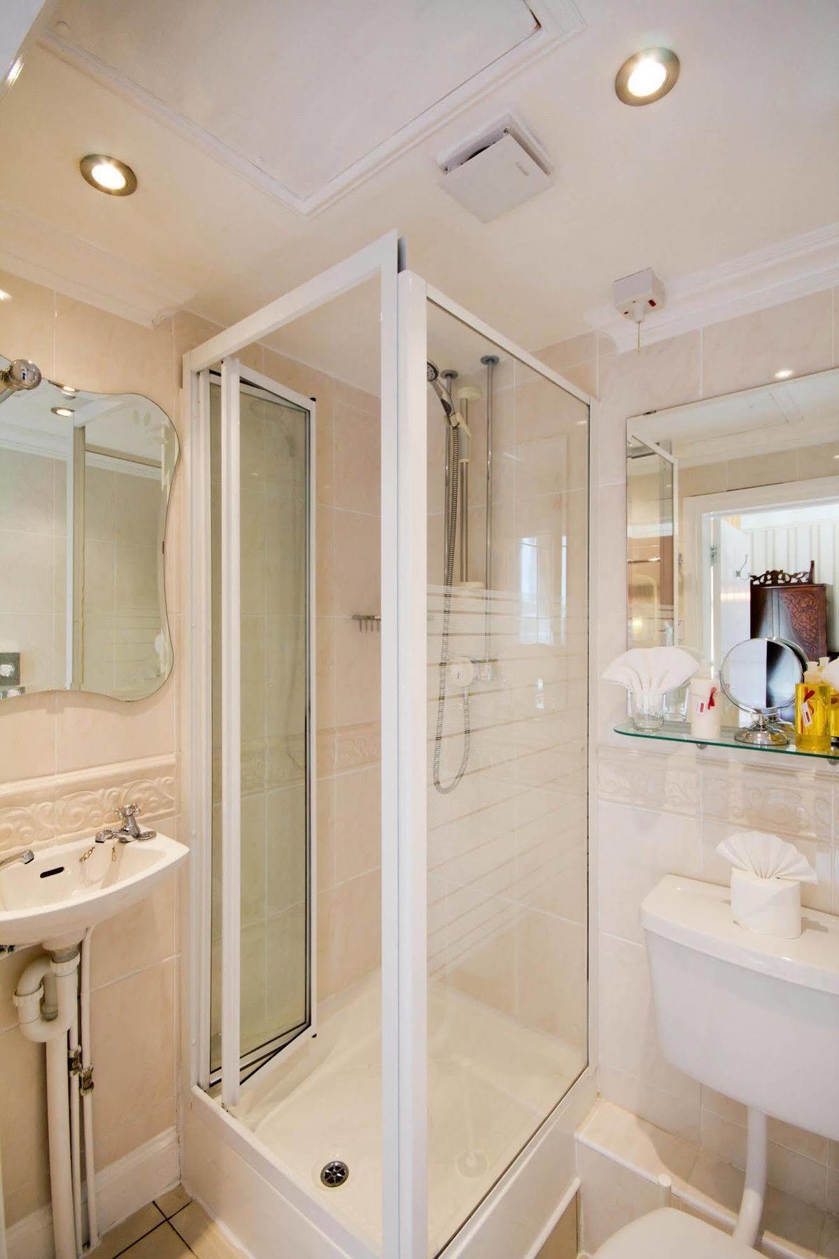 Cranleigh Bath