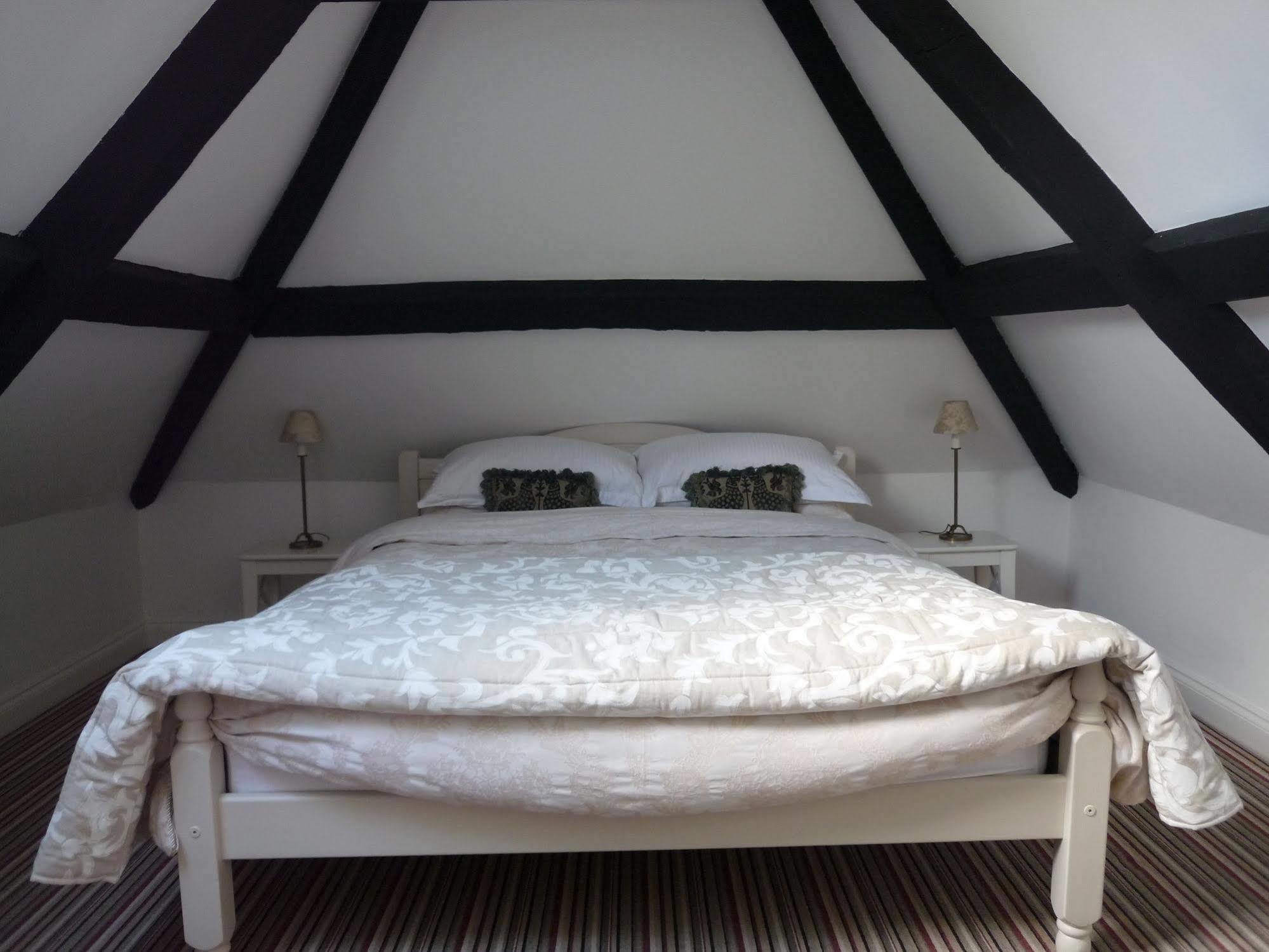 Poplar House 4*