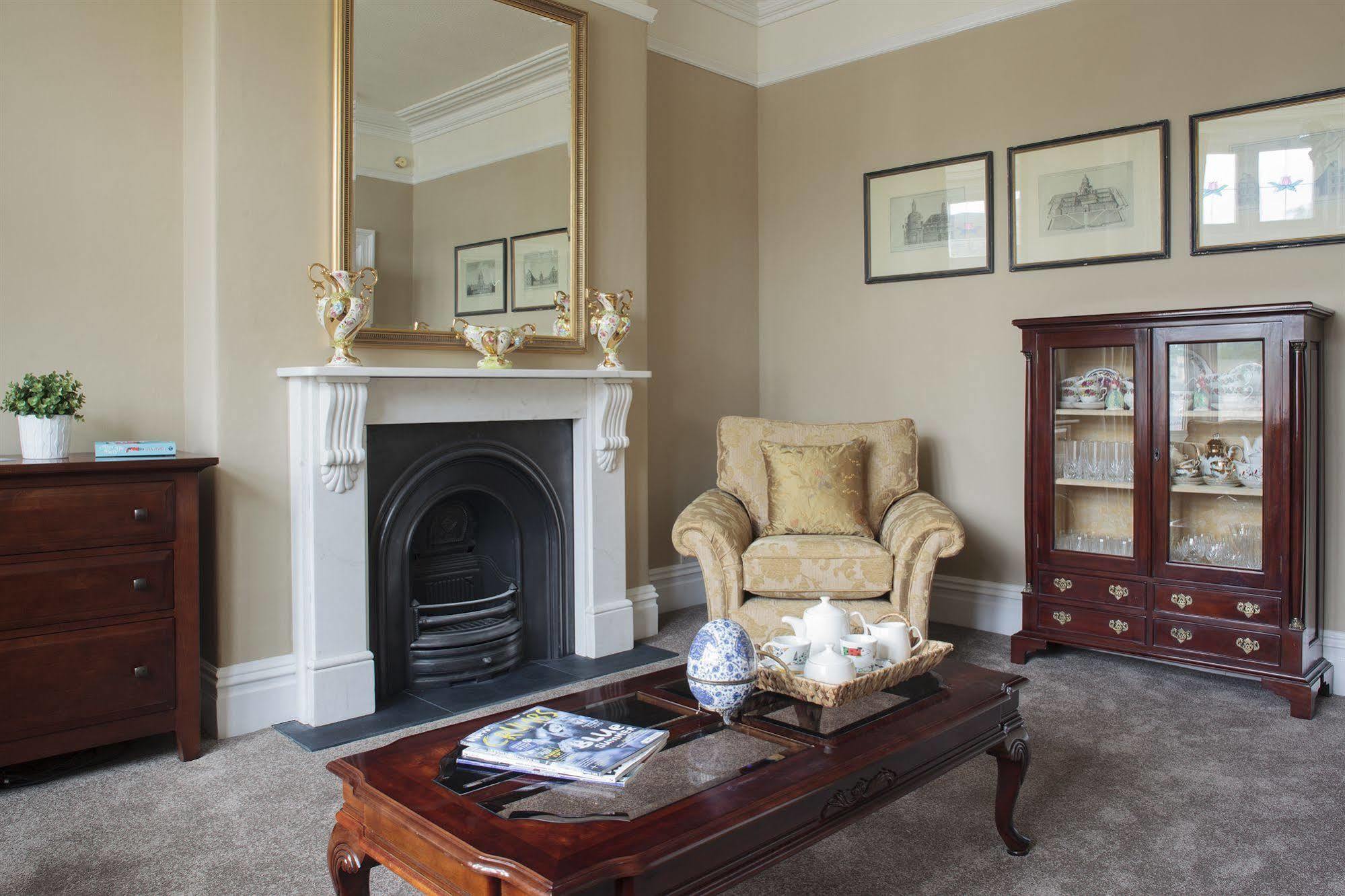 2 Crescent Gardens Bath