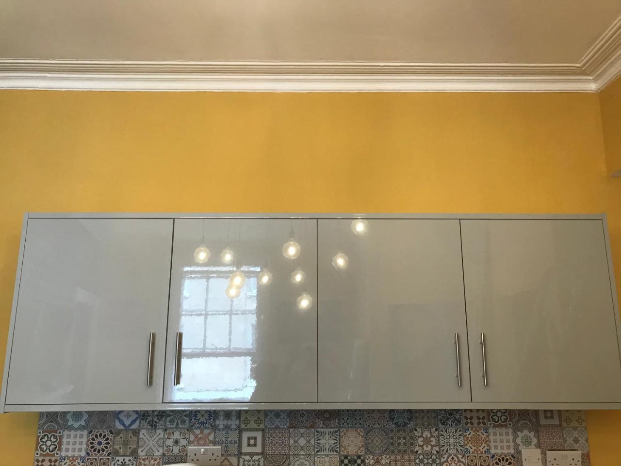 Central City Pad One Bedroom Plus Double Sofabed * Bath
