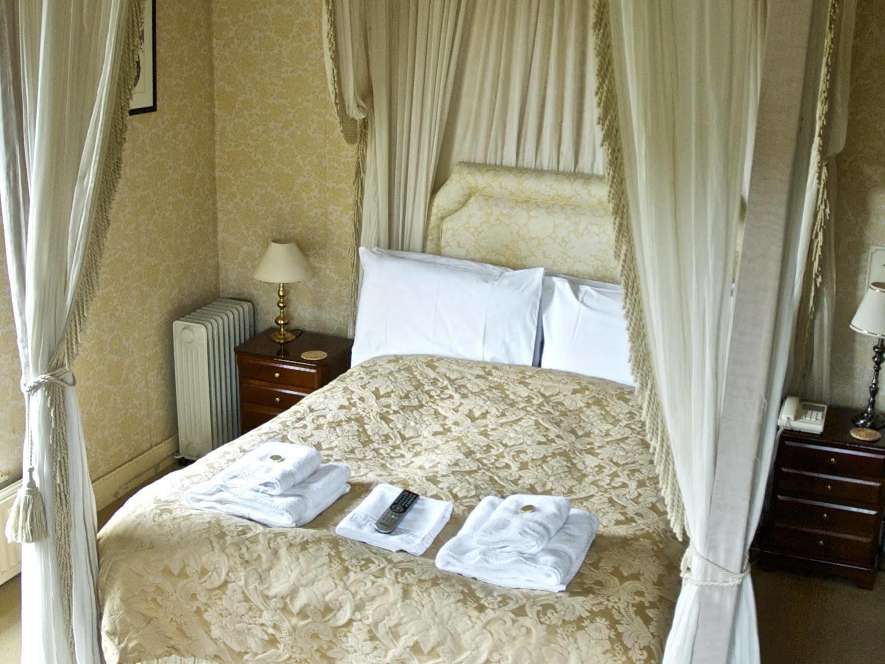 Bloomfield House 4*
