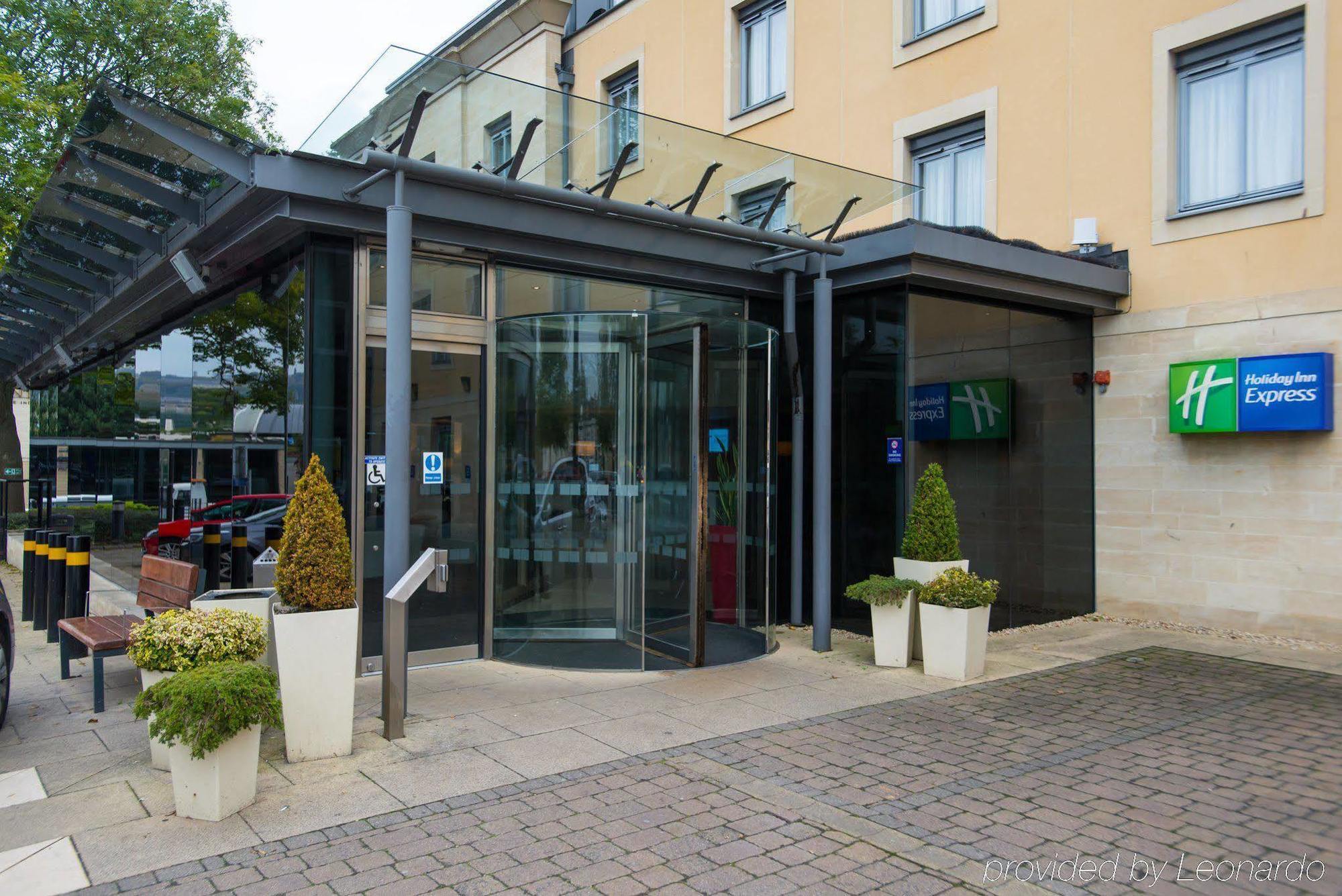 Express By Ihg Hotel Bath