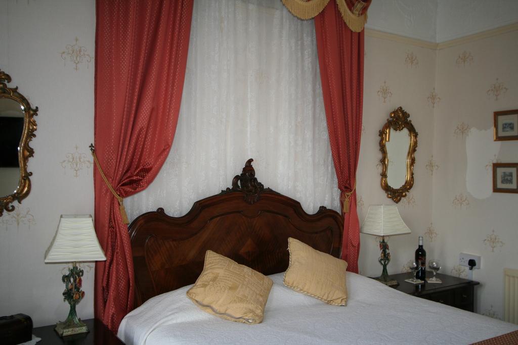 Cranleigh 4* Bath