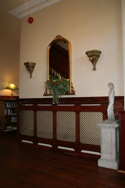 Guest house Cranleigh 4*