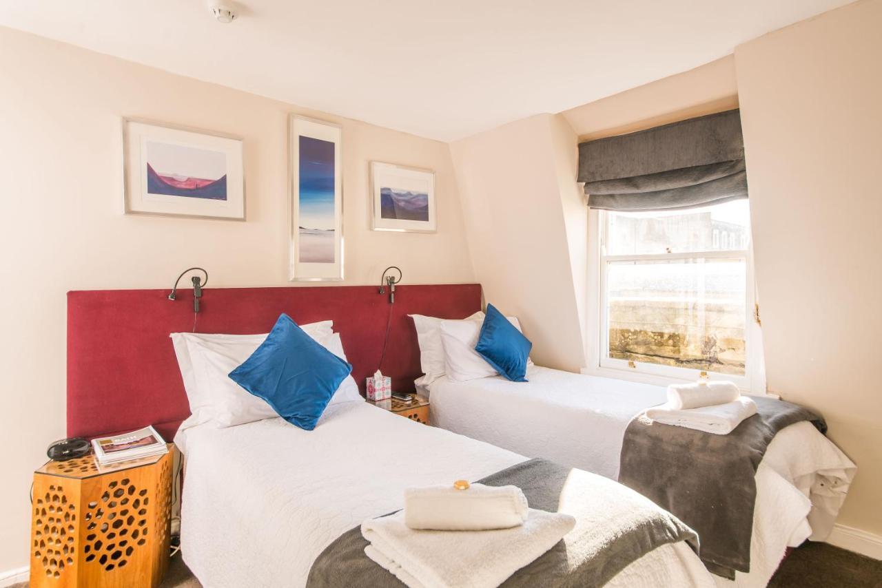 The Henry Bed & Breakfast Bath