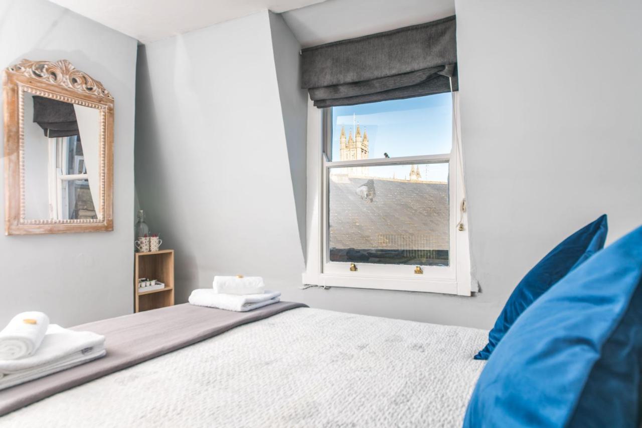 The Henry Bed & Breakfast Bath
