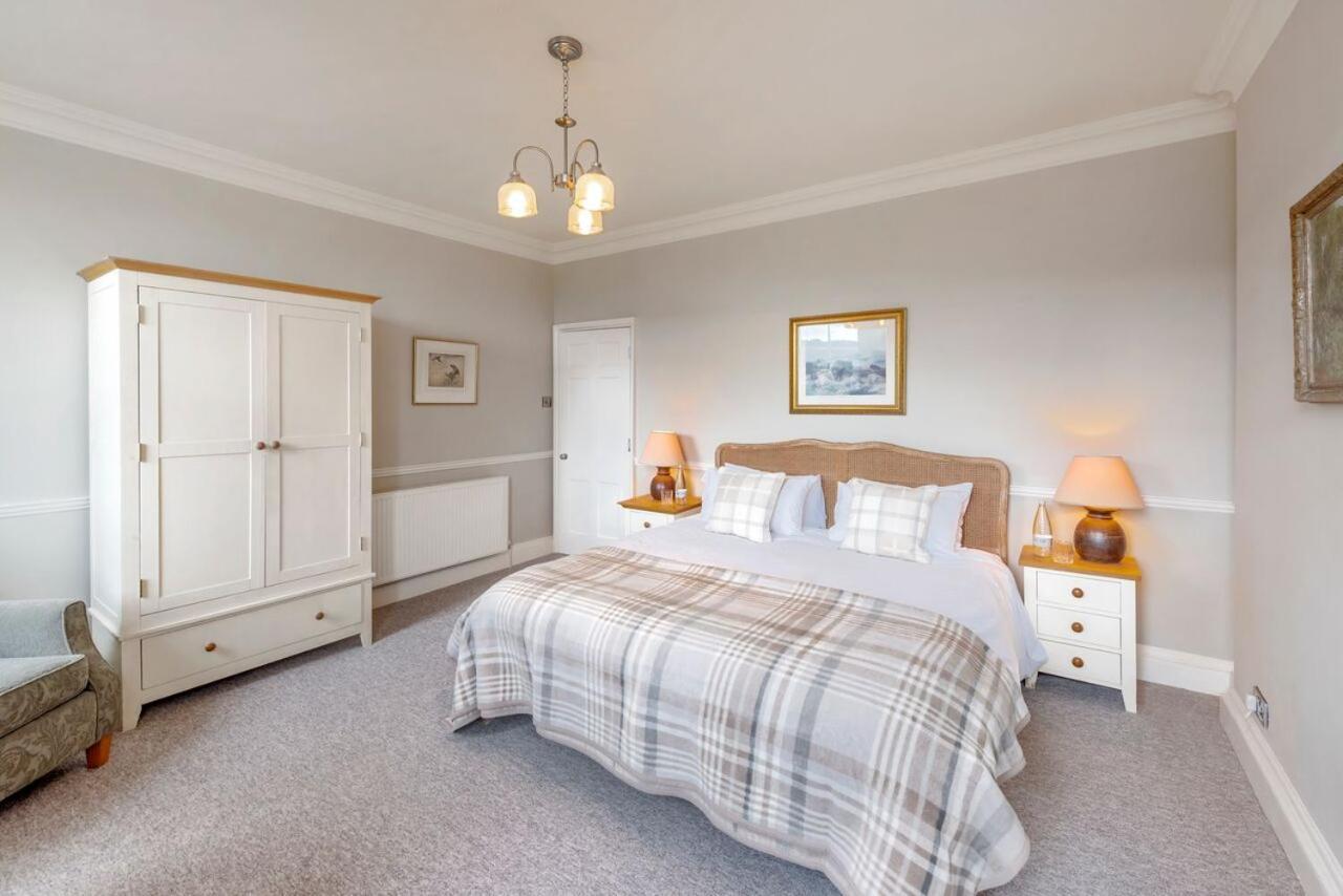 Luxury Two Floor Central Duplex Free Parking *