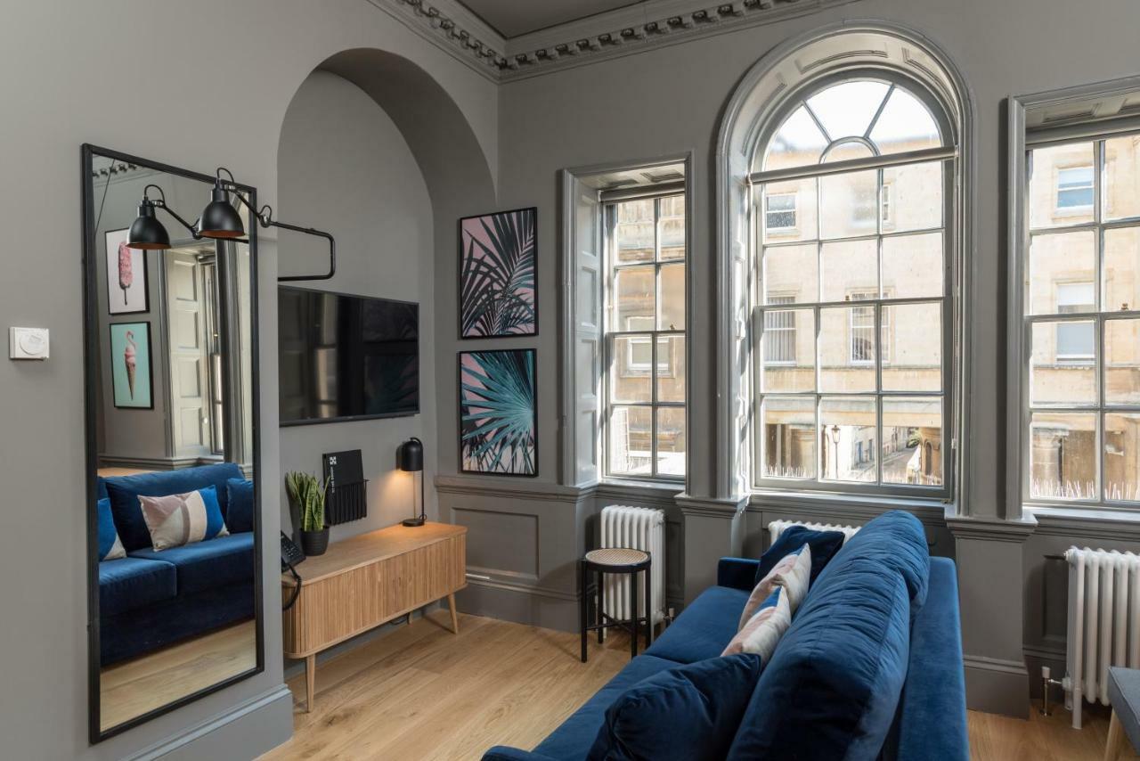 Hiding Space - Trim Street 4* Bath