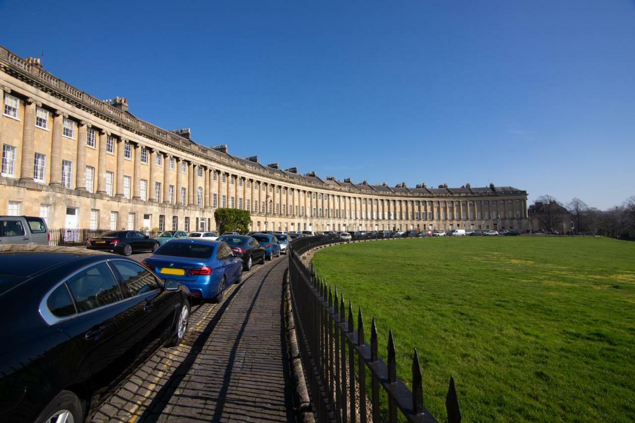 Stunning Royal Crescent With 3 Bedrooms Apartment