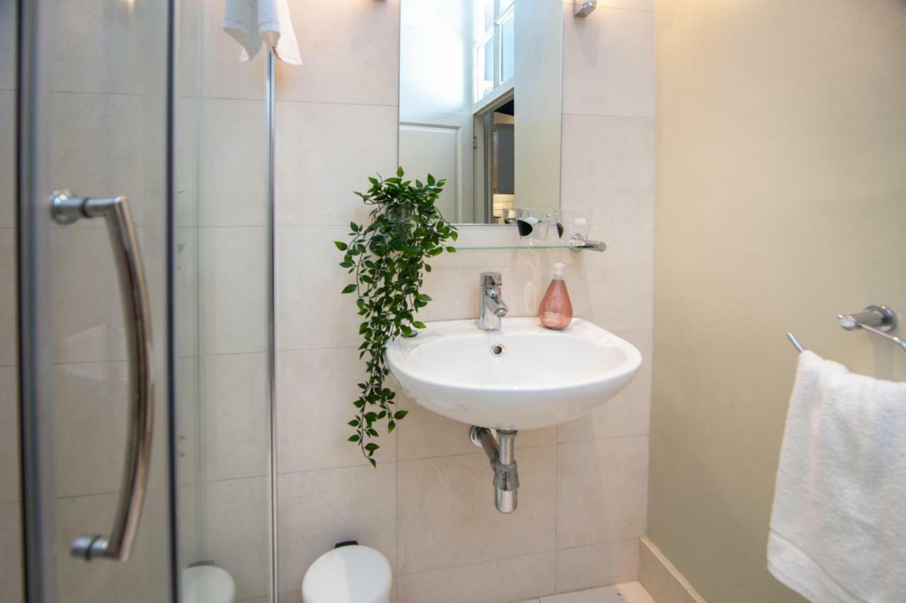 Apartment Stunning Royal Crescent With 3 Bedrooms Bath
