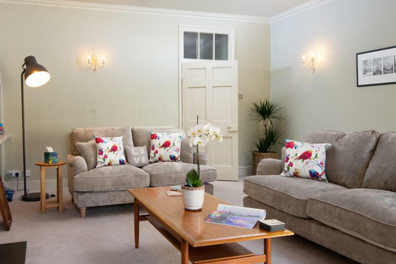 Apartment Stunning Royal Crescent With 3 Bedrooms Bath