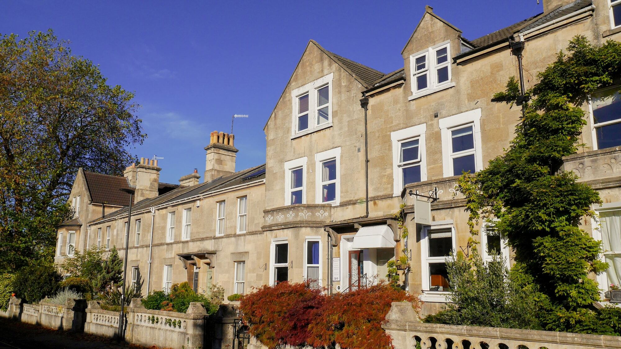 Lynwood House Bath