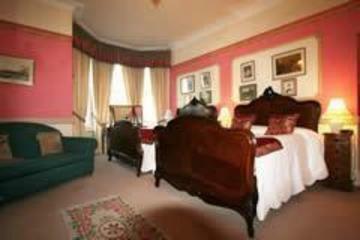 Guest house Cranleigh 4*