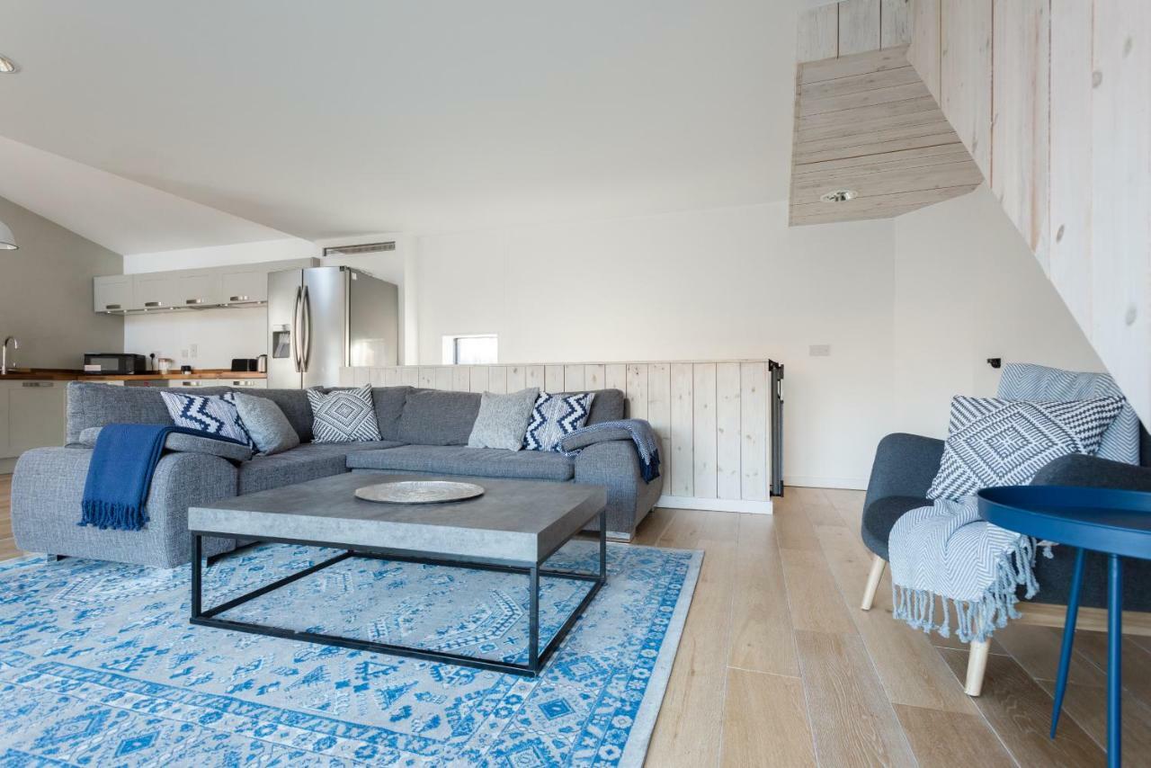 The Cliffside Loft - Distinctly Modern 3 Bdr Riverside * Bath
