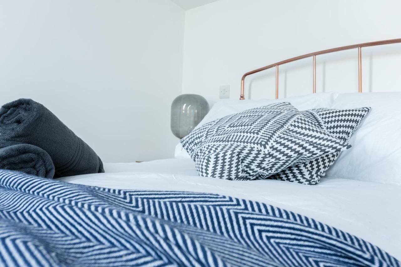 The Cliffside Loft - Distinctly Modern 3 Bdr Riverside *