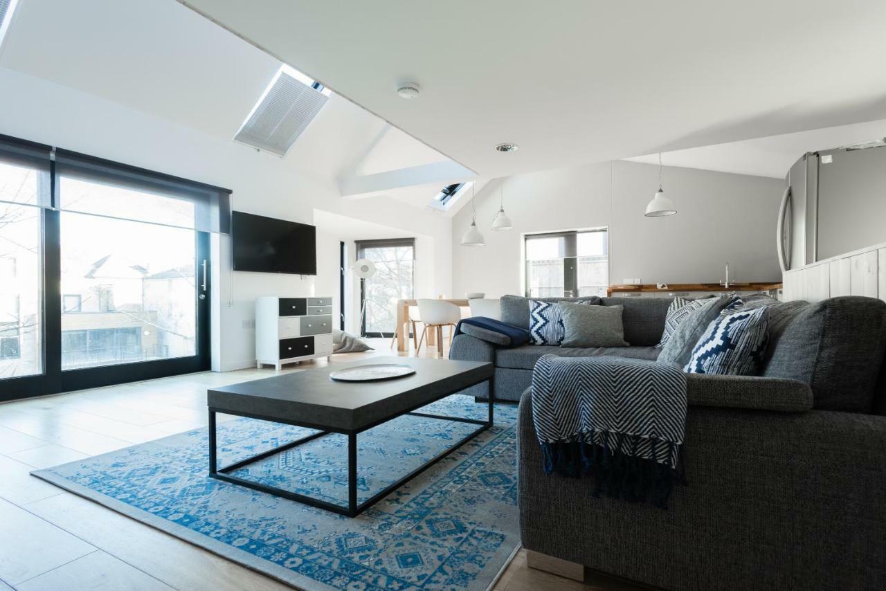 The Cliffside Loft - Distinctly Modern 3 Bdr Riverside * Bath